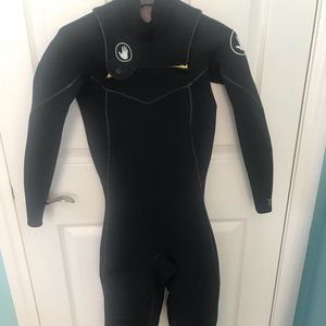 Wet suit